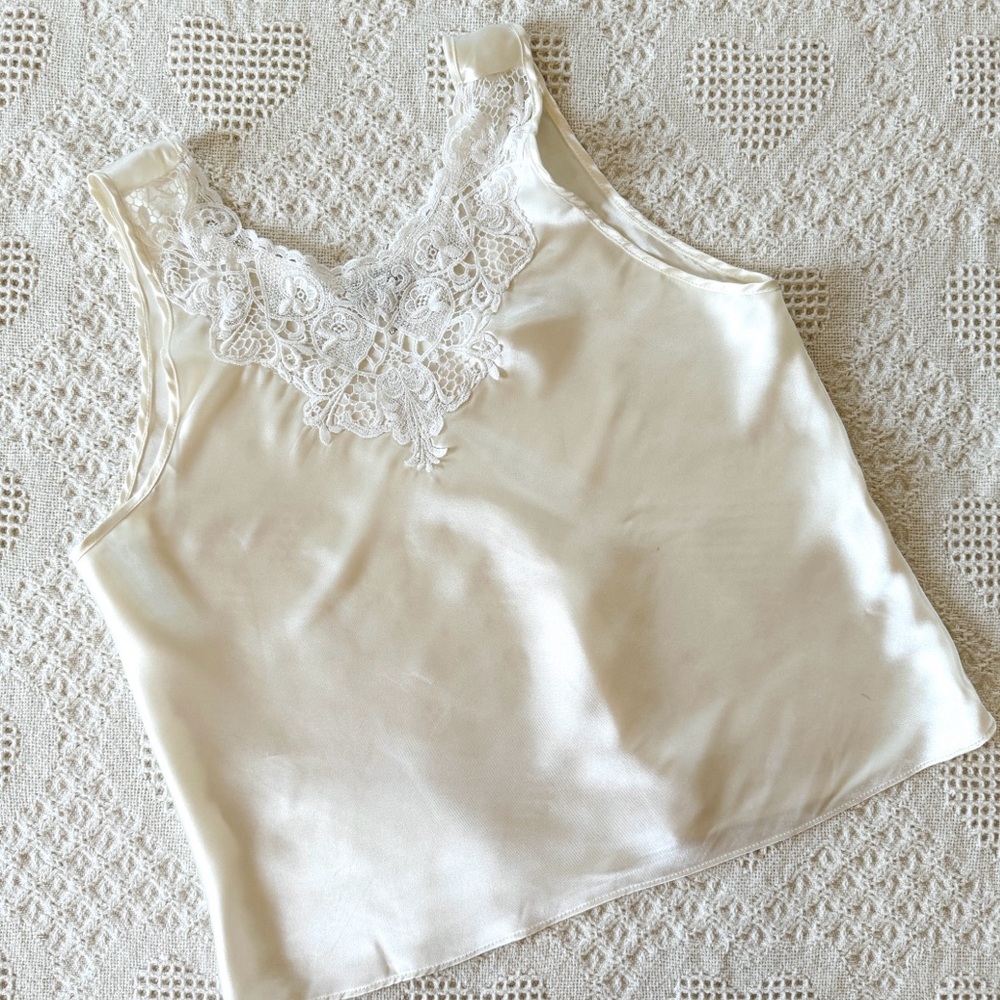 🦢 Vintage Champagne Satin Lace Sleeveless Top